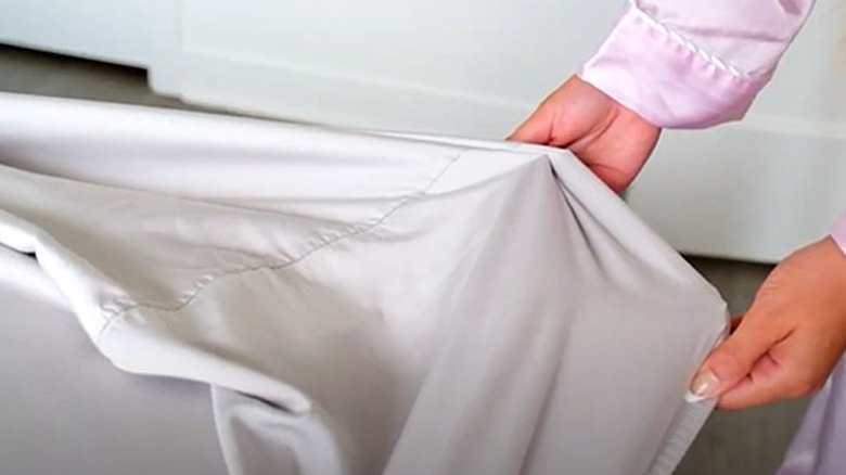 Stretchy bamboo fitted sheet