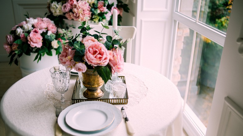 Floral arrangement dinner table