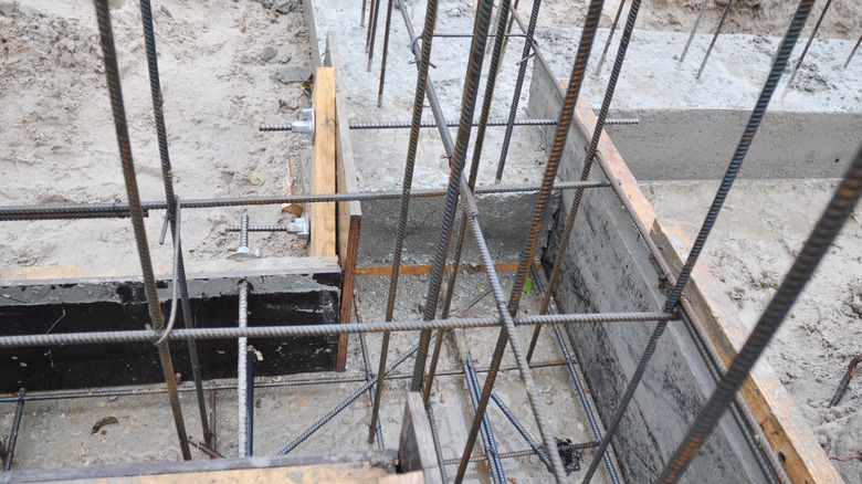 house foundation construction