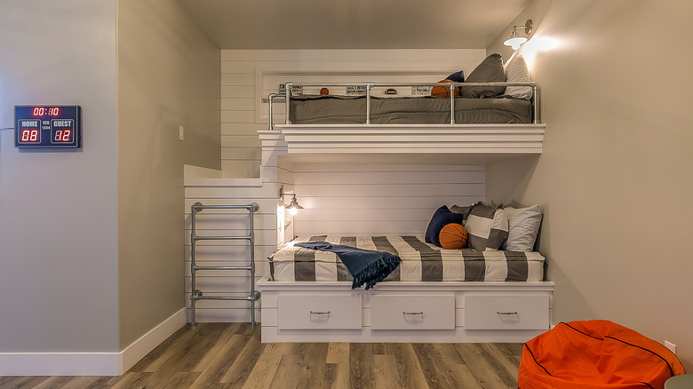 white built-in bunk bed