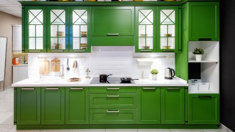 kelly green kitchenette