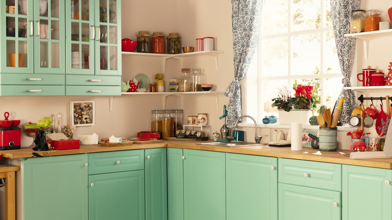 Retro teal and red kitchen