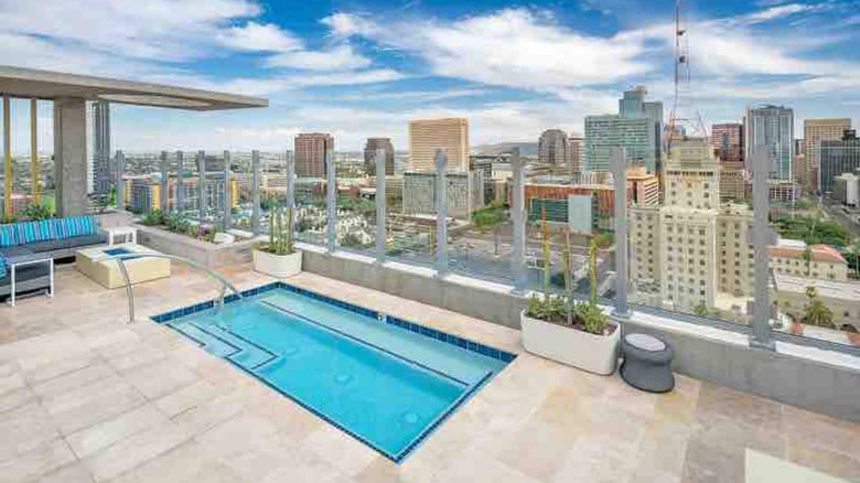 Phoenix Arizona Airbnb rooftop pool