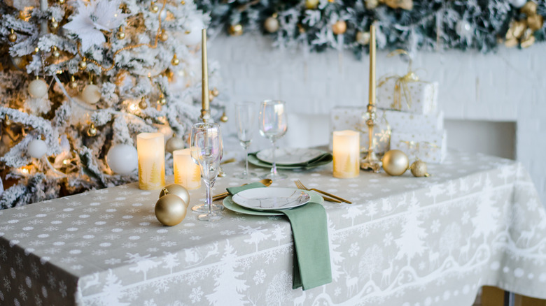 silver and white patterned tablecloth