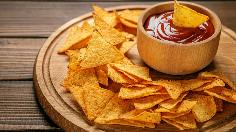 Wooden chip and dip tray