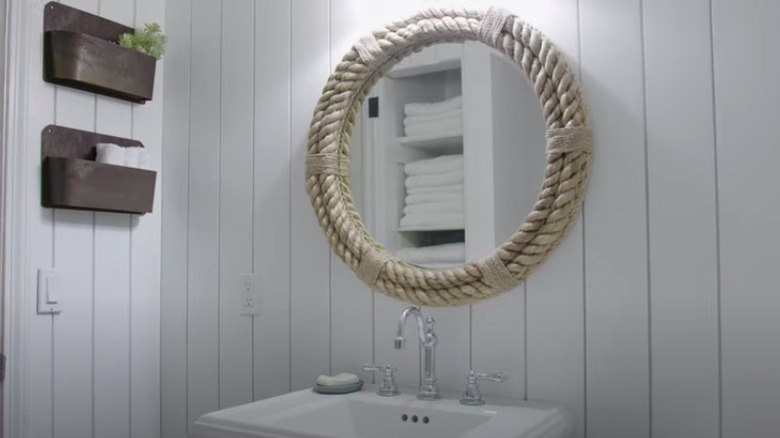 Round rope bathroom mirror