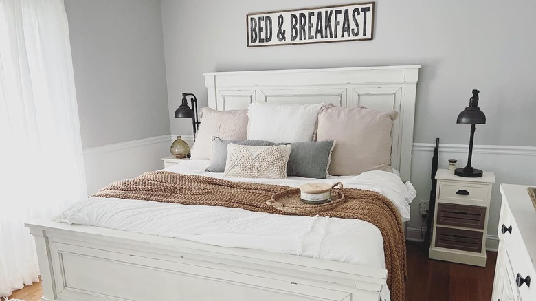 White cottagecore bed