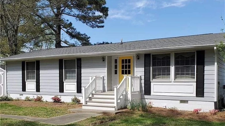 Ranch house with yellow door