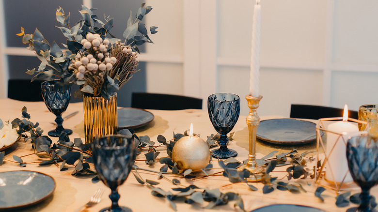 elegant Halloween table decor