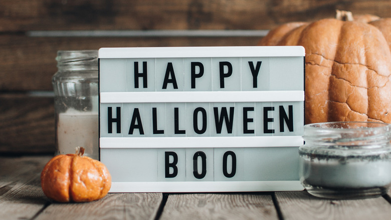 Halloween sign 