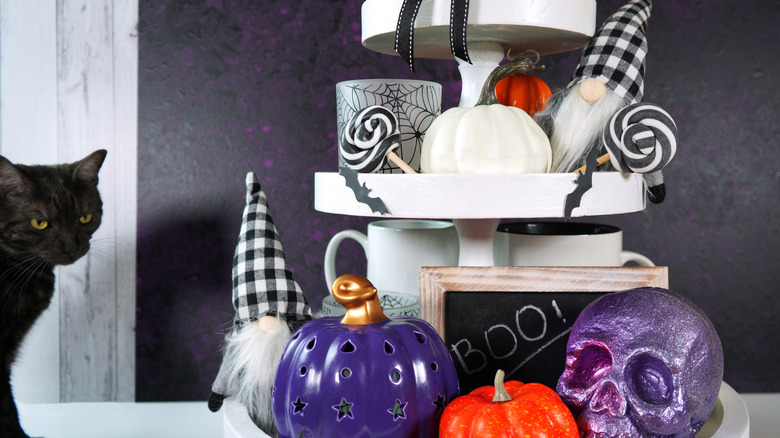 Halloween cupcake stand 