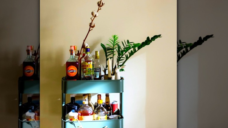 Trolley cabinet with beverages