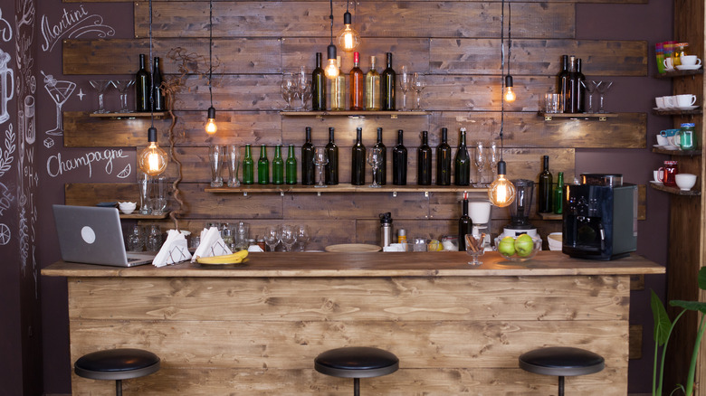 Wine bar with shelves