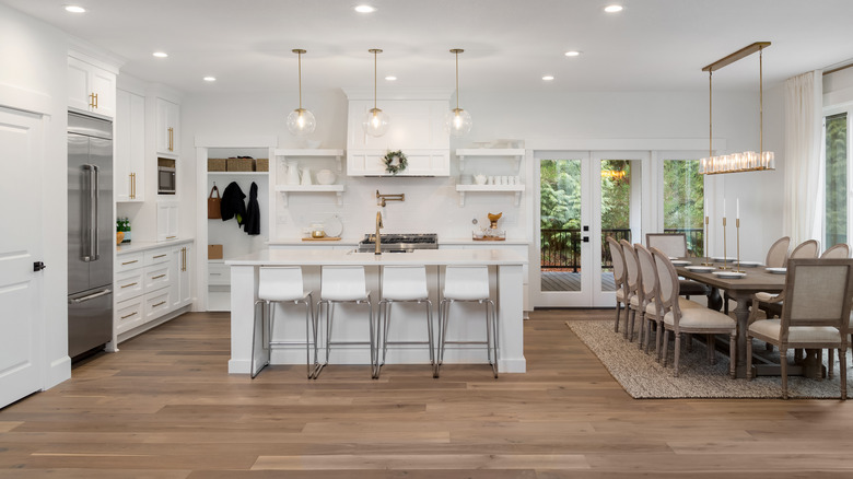 Column edged kitchen island