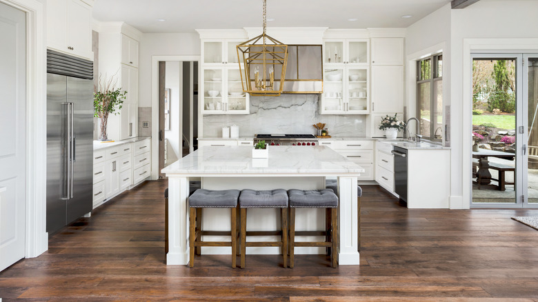 Breakfast bar kitchen island