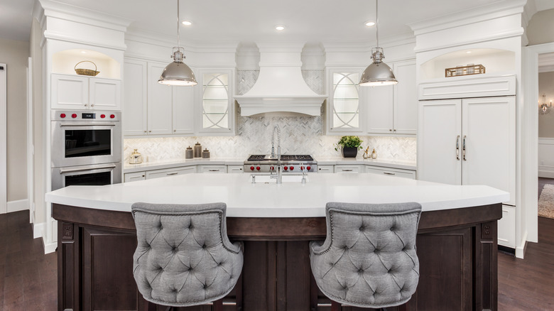 Rounded edge kitchen island