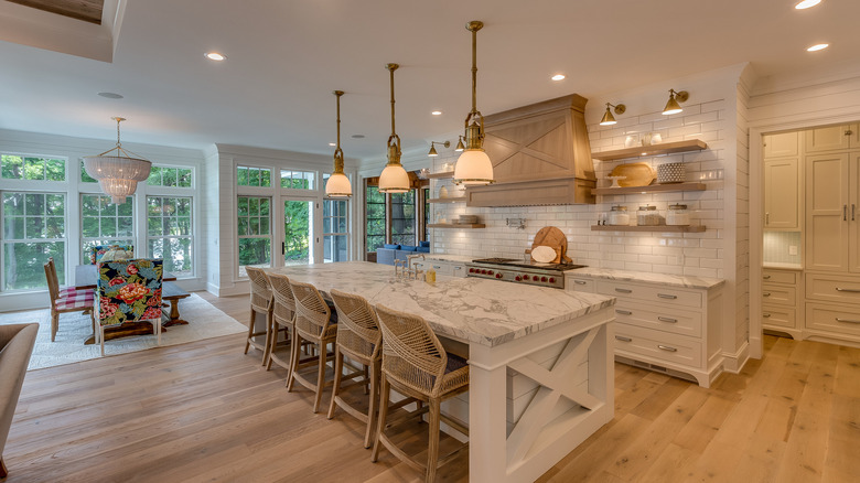 unique lights in a kitchen