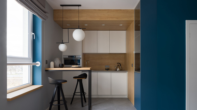 globe lights in a kitchen