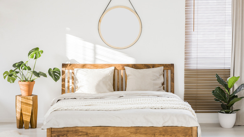 minimalist brown bedroom 