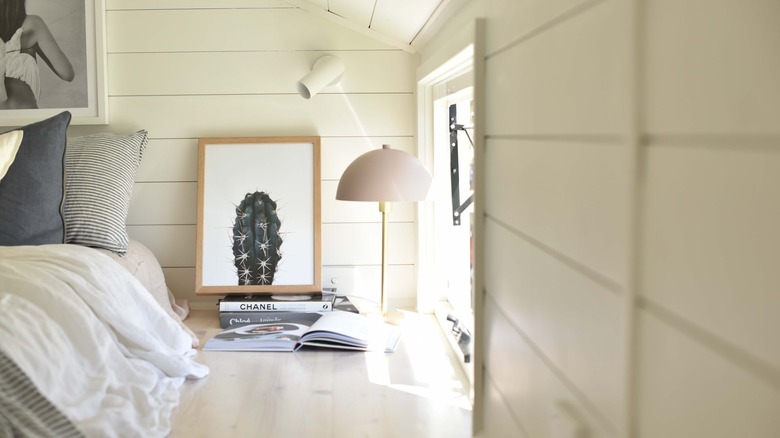 shiplap bedroom 