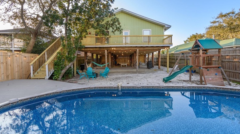 Destin Airbnb with pool 