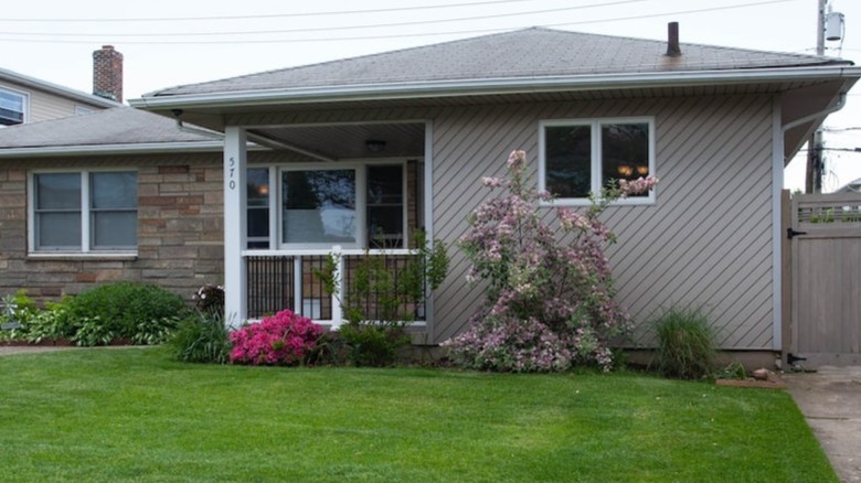 front yard view of house