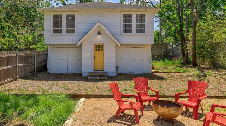 small house with yard