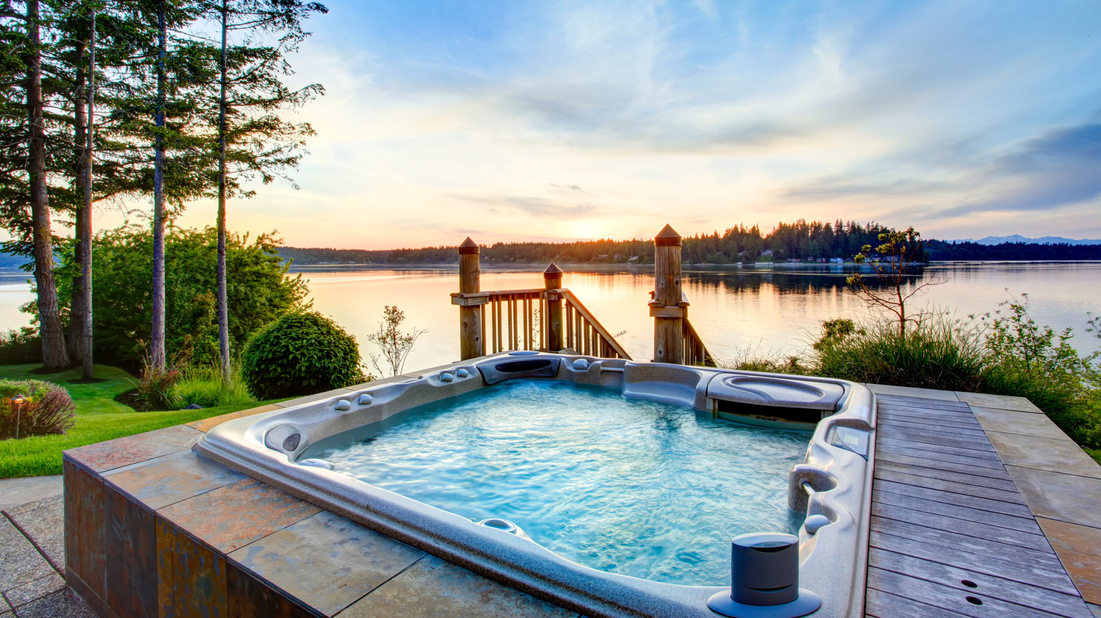 50 Romantic Airbnb Rentals With Hot Tubs