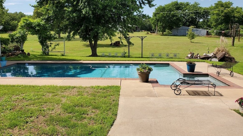 nice backyard pool