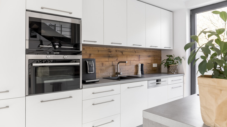 wooden backsplash 