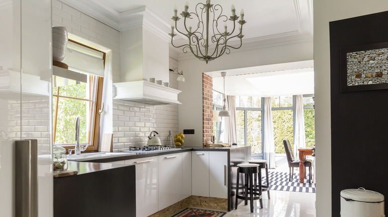 European farmhouse kitchen 