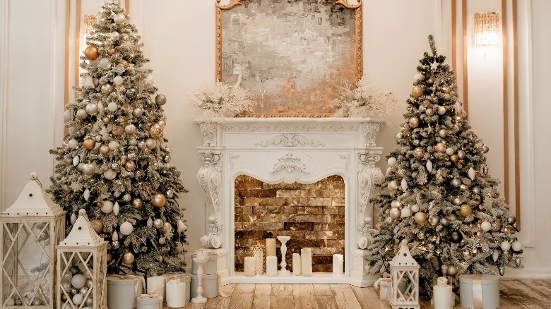 Living room Christmas decor