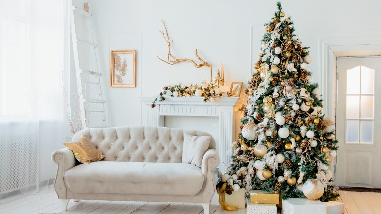 White living room Christmas decor