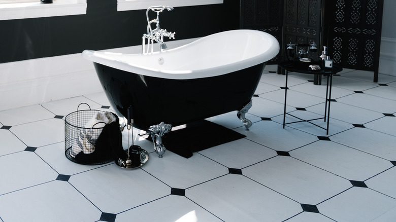 Corner square bathroom tile