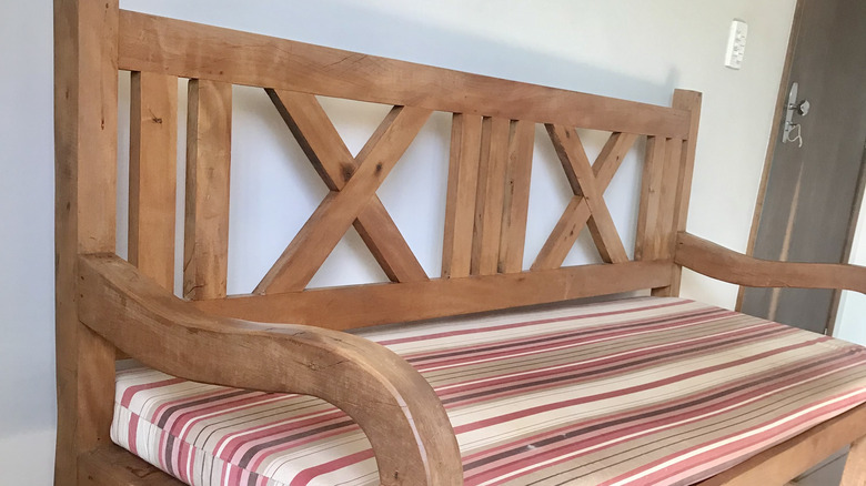 bench with crisscrossed back