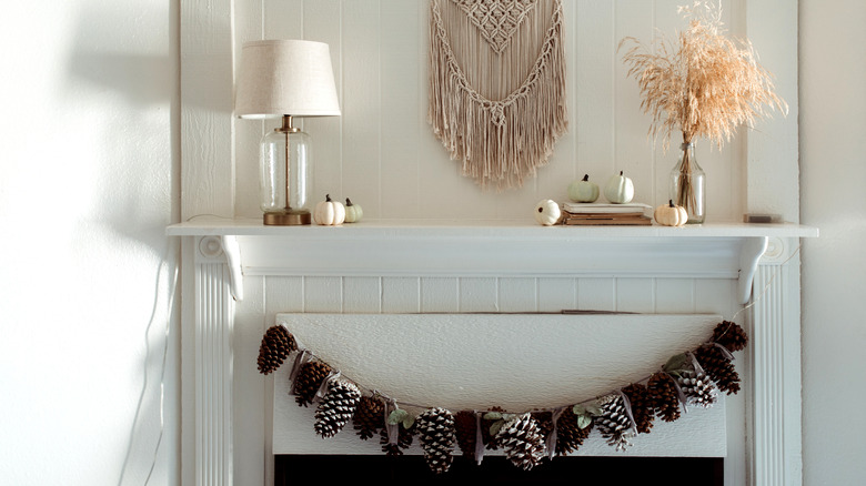 mantel fall decor 