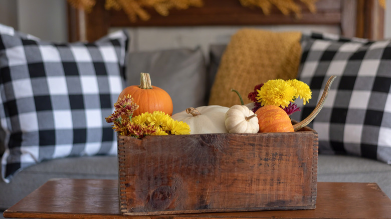 living room fall baskets 