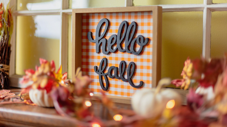 gingham fall sign 