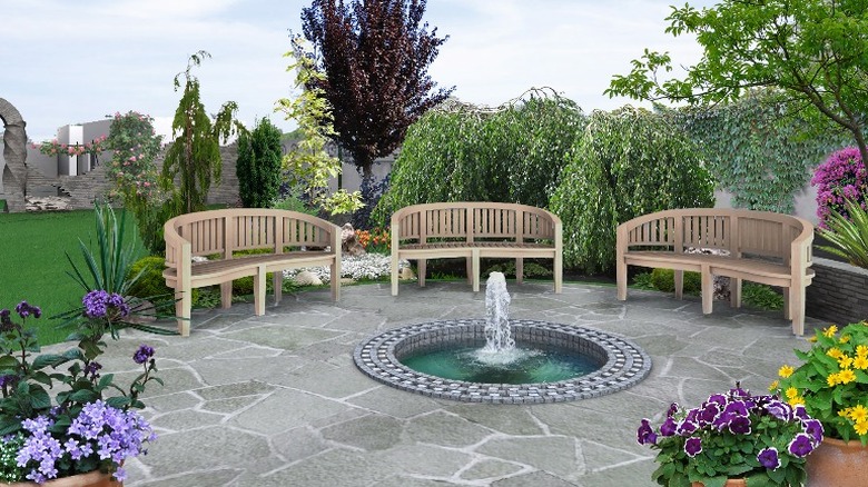 Patio with fountain