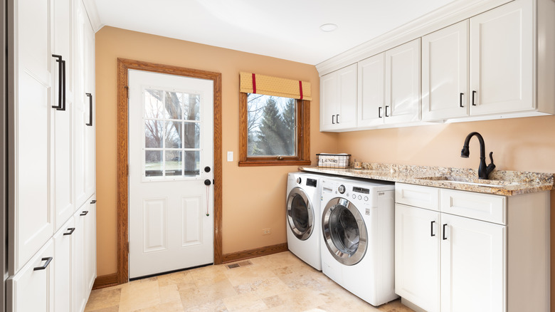 peach laundry room 