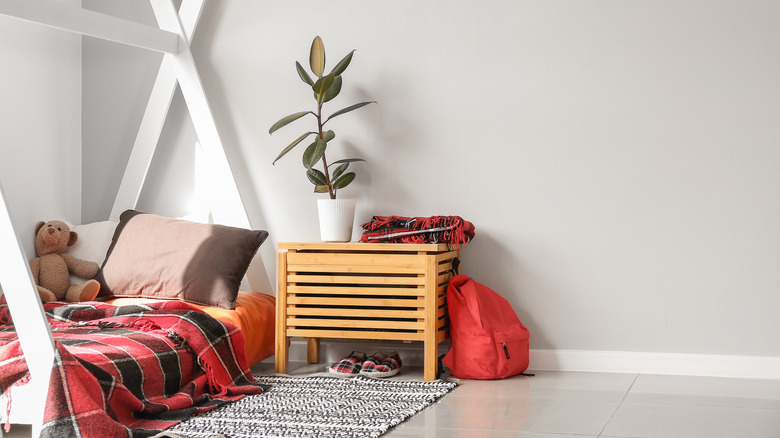 red checkered throw blanket