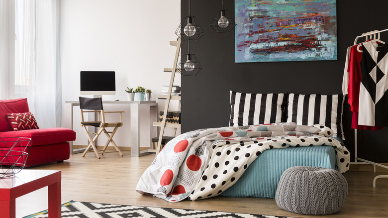 red and turquoise bedroom