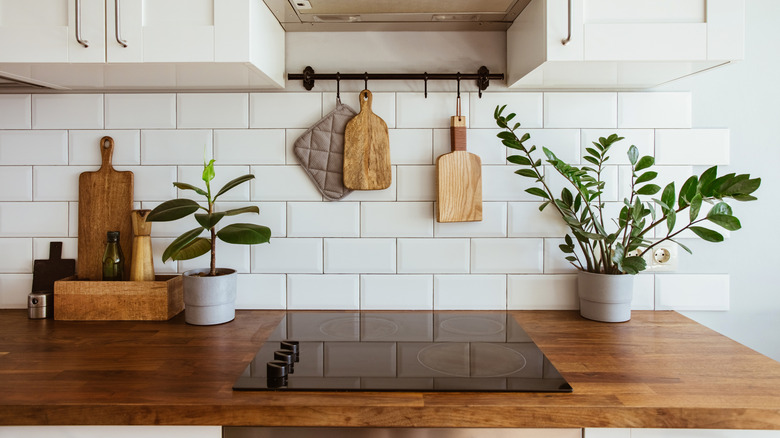 Natural kitchen with ceramic cooktop