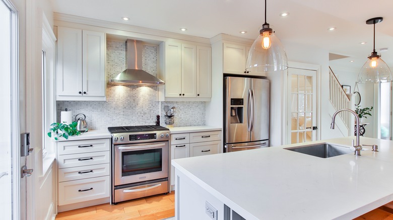 Tidy bright kitchen