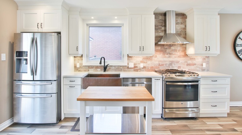 Kitchen with slim cabinets