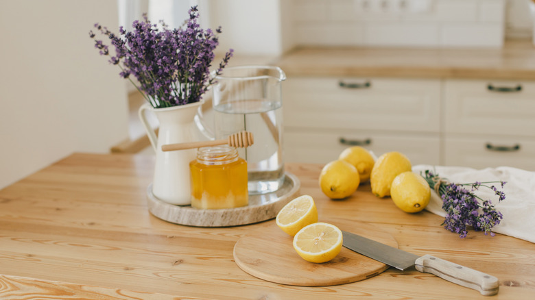 Items on kitchen counter