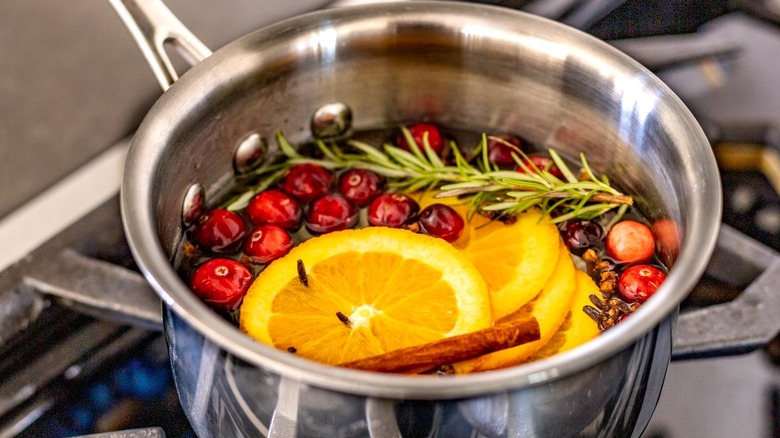 simmer pot with oranges