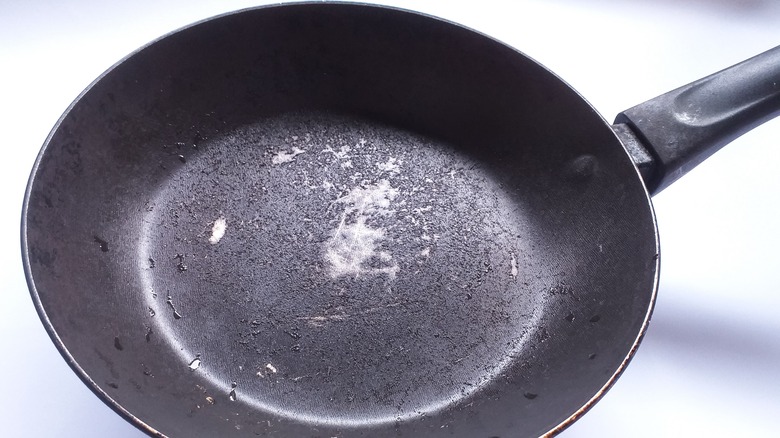 old and peeling non-stick pan 