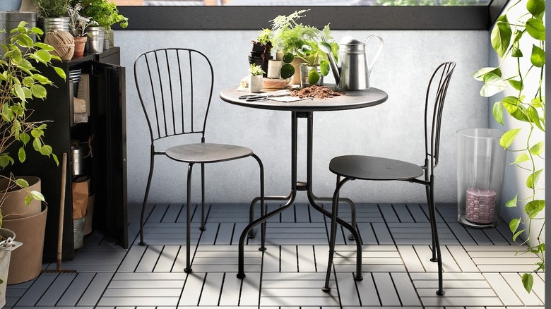 Black metal bistro table set