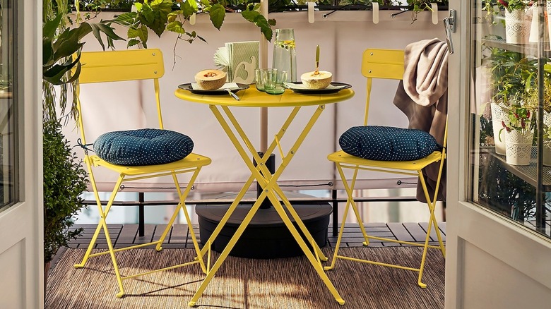 Yellow metal table set